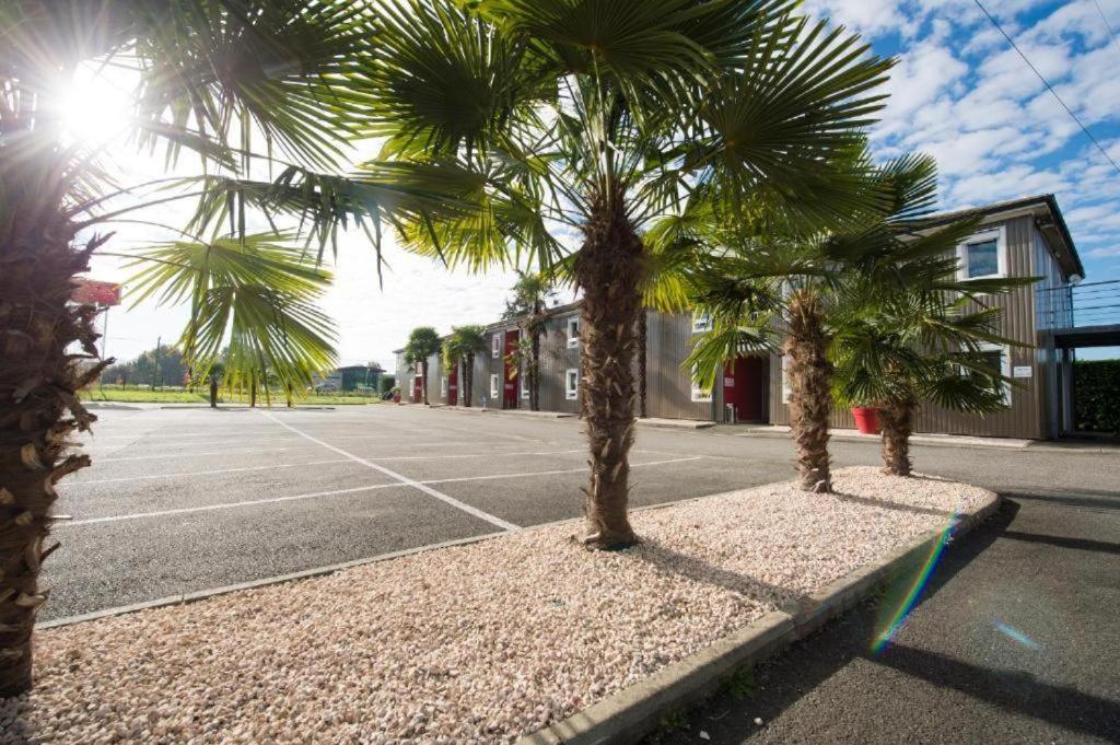 Brit Hotel Essentiel Pau Lescar Exterior photo